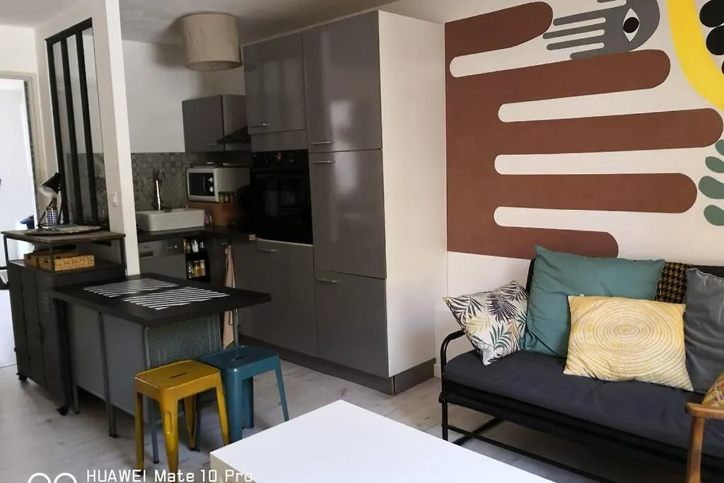 Appartement Avec Jardin Privatif Centre Ville Hyeres Apartment