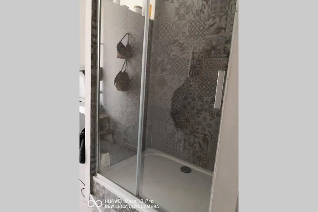 Appartement Avec Jardin Privatif Centre Ville Hyeres 0*,  France